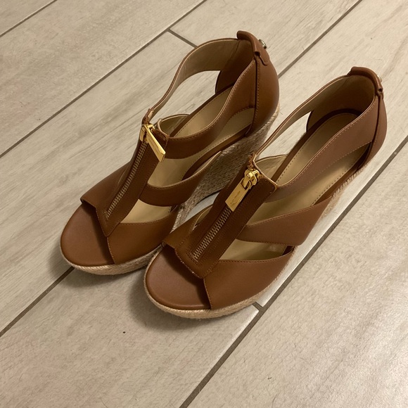 Brown Michael Kohr wedges. C - Picture 4 of 15